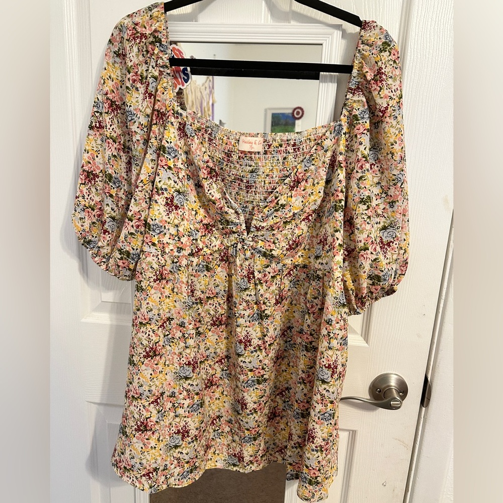 Beautiful floral 3X blouse